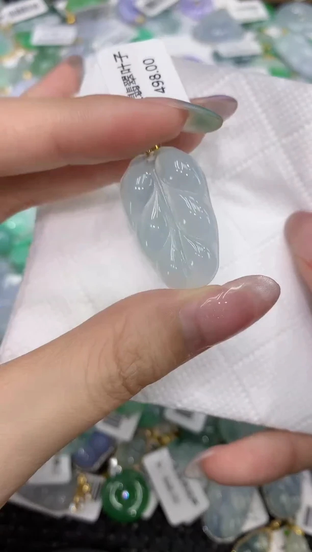 翡翠18K金镶嵌颈饰111111111111