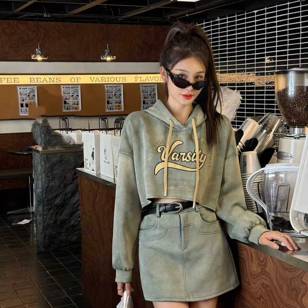 【清仓】卫衣套装宽松印花短款连帽上衣高腰a字短裙两件套【W1876】