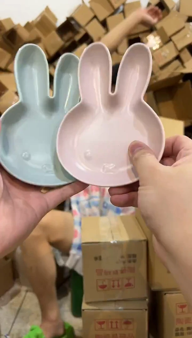 瓷片粉色加蓝色米菲兔小碟子