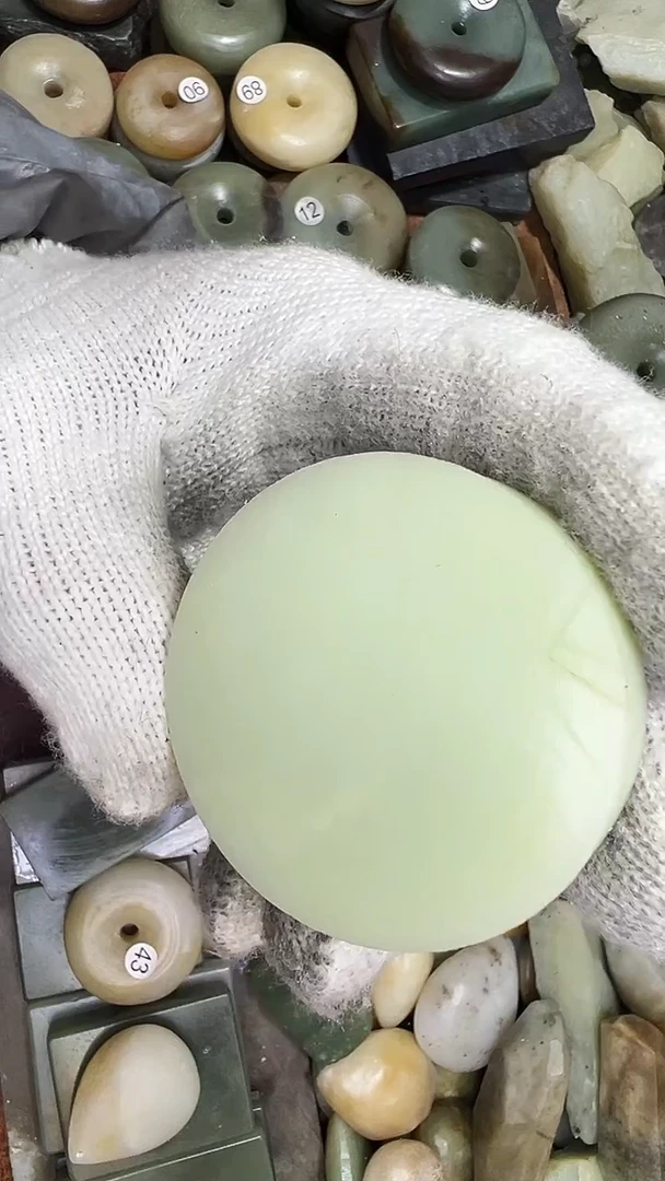 未镶嵌和田玉珠宝半成品1