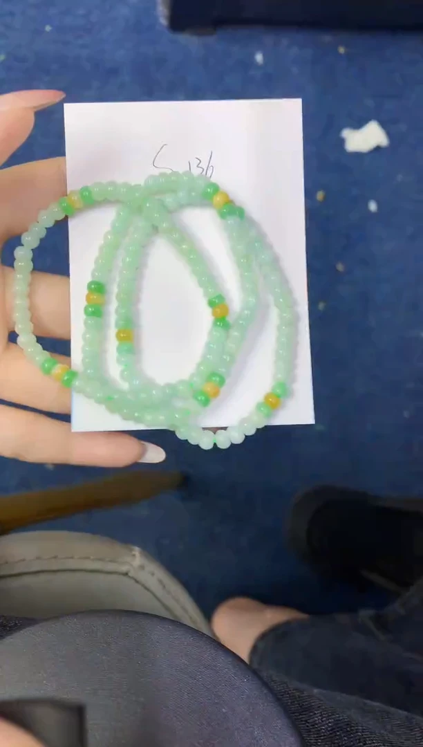 翡翠未镶嵌颈饰多样性发其一