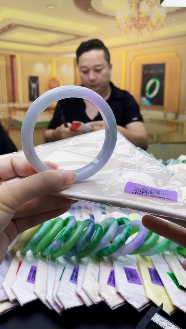 未镶嵌手镯翡翠AAAA