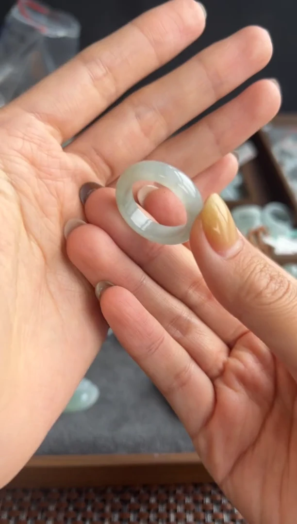 【闪购商品】翡翠吊坠(不含链)未镶嵌325买断