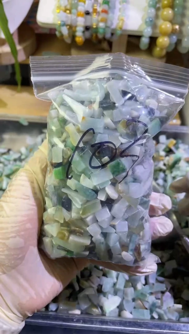 【闪购商品】翡翠颈饰未镶嵌天然翡翠迷你号500克103