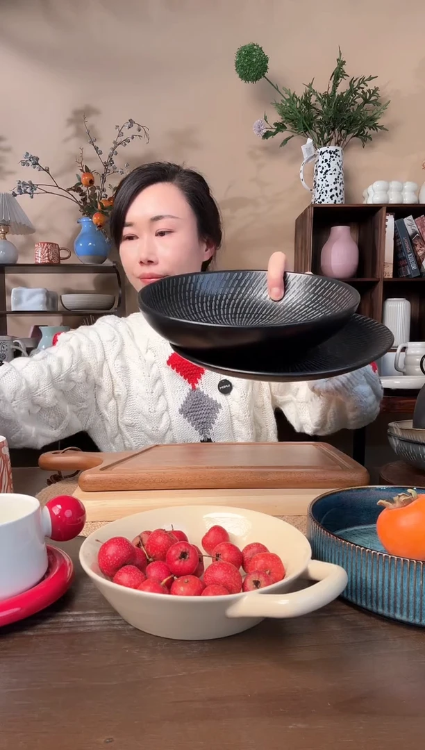 8英寸黑浮雕1碗1盘微瑕