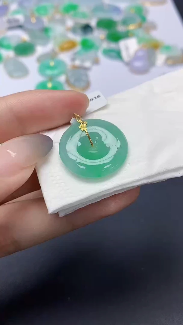 翡翠18K金镶嵌颈饰天然缅甸a货翡翠