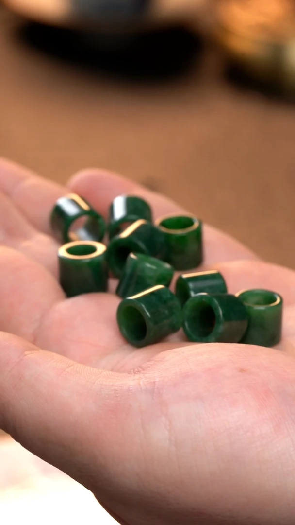 翡翠未镶嵌颈饰路路通（多样性发其一）