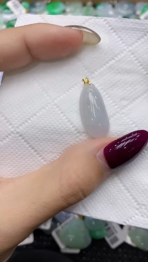 翡翠18K金镶嵌颈饰111111111111