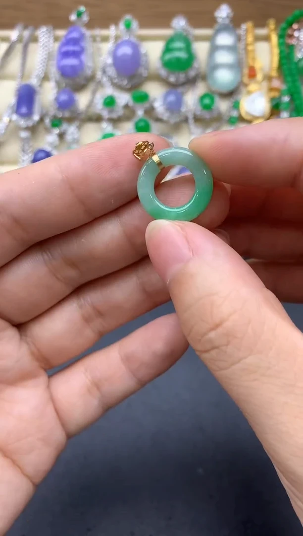 翡翠未镶嵌颈饰8-中国好珍宝