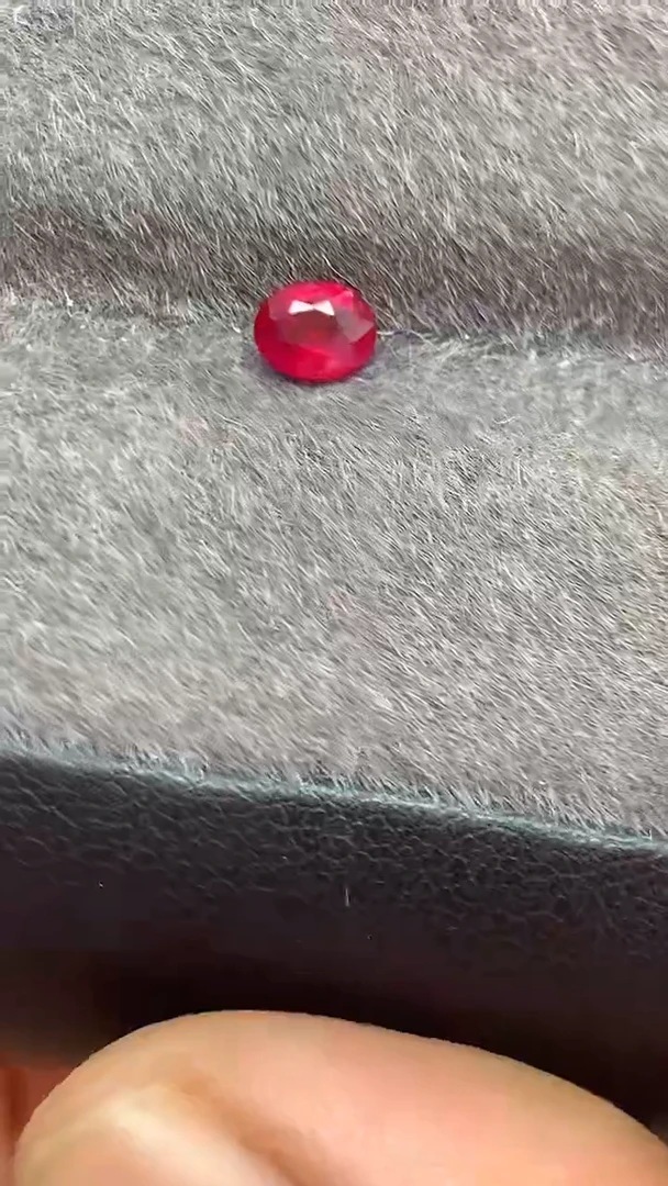 裸石未镶嵌红宝石约0.46克拉