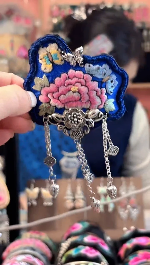 织绣艺枝独绣手工饰品338