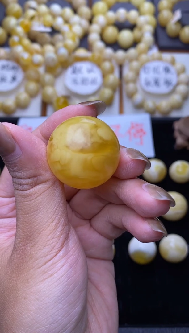 裸石琥珀未镶嵌大小姐珠宝49