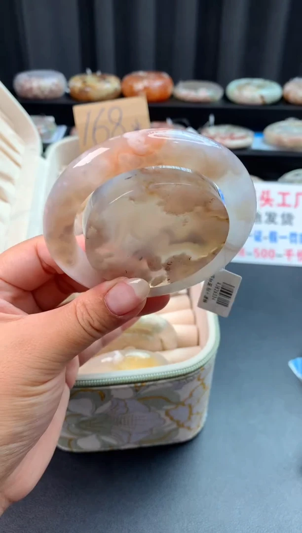 未镶嵌手镯石英质玉（58圈口）赠送镯心