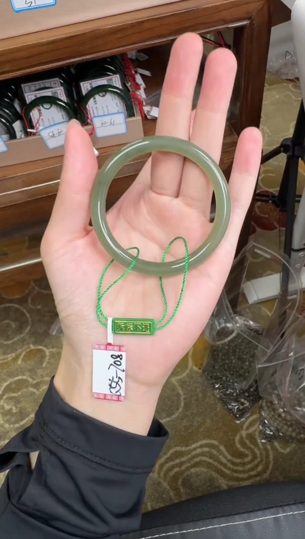 未镶嵌手镯和田玉54-