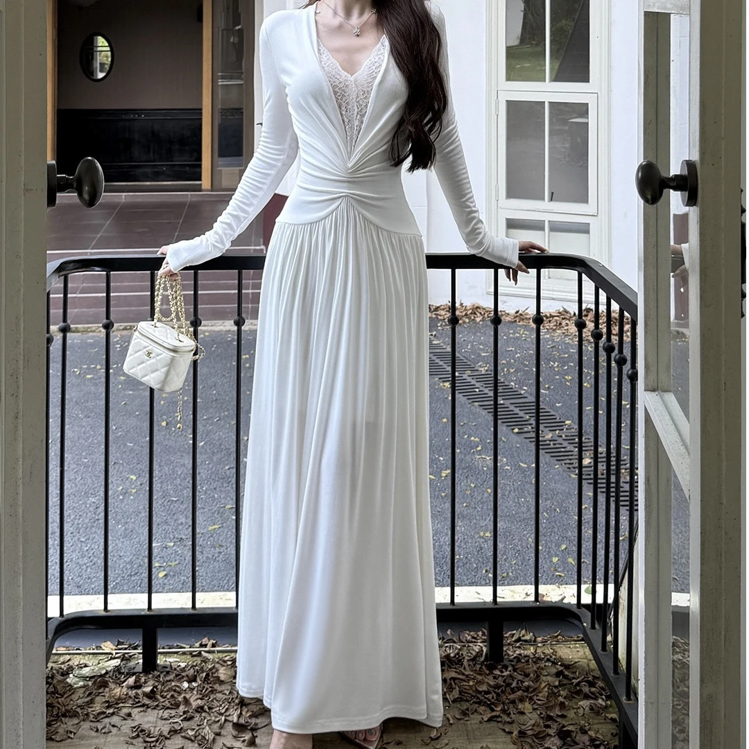 入秋白色连衣裙蕾丝拼接V领长袖法式个性气质优雅长裙