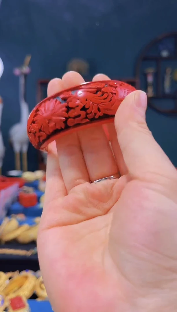 【闪购商品】非遗绝技 雕漆龙凤镯 56圈