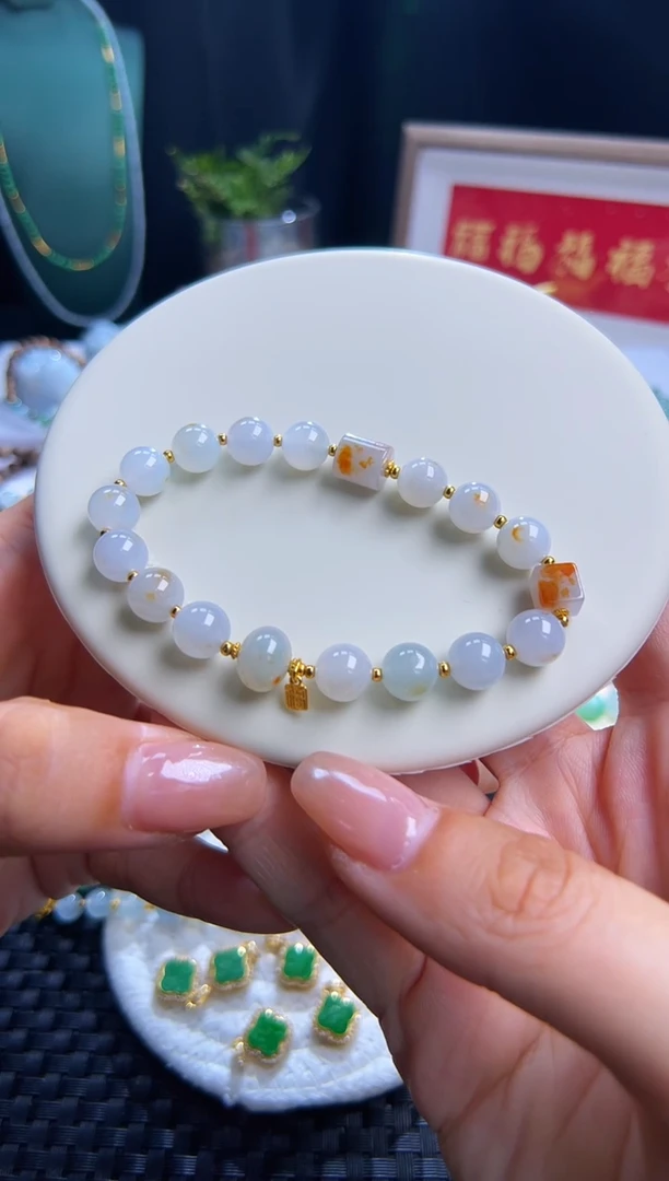 足金镶嵌手串翡翠卡八桂花糕设计款