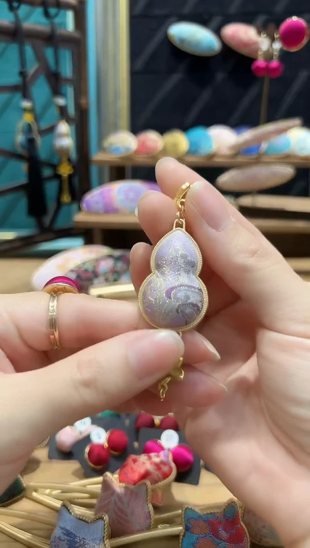 【闪购商品】【孤品专车2.10】浅紫色鹿葫芦压襟