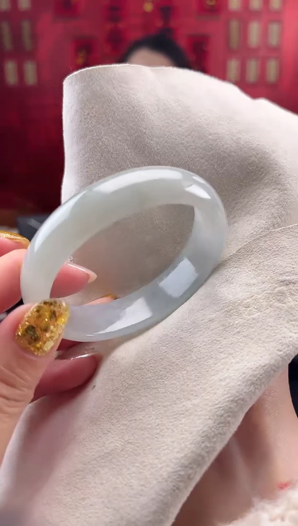 【闪购商品】翡翠手镯未镶嵌手镯