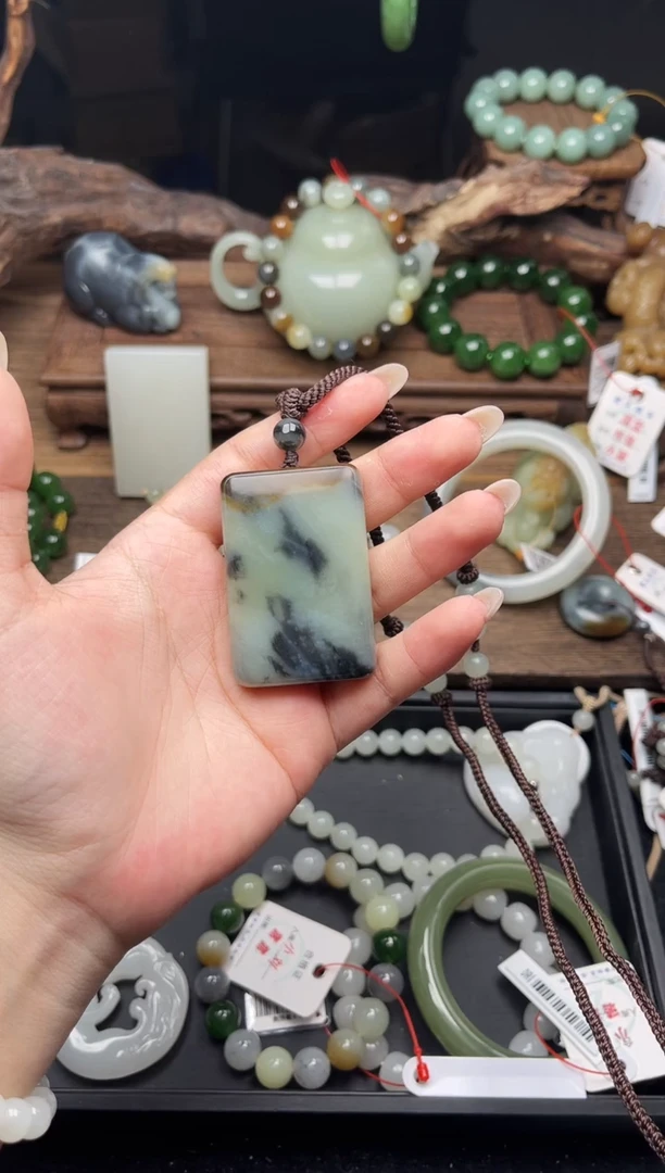 吊坠(不含链)未镶嵌和田玉楼兰三色 无事牌9003061