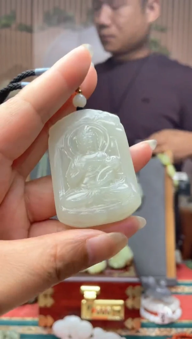 和田玉未镶嵌颈饰拍一发一