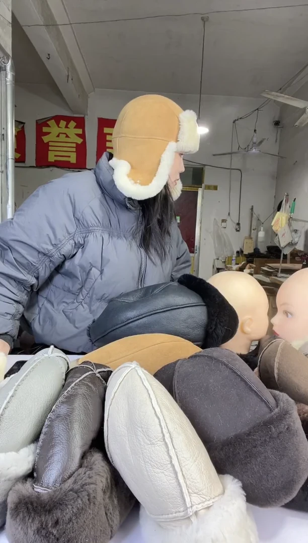 羊毛溜*马黑色 手闷  黑色黄毛