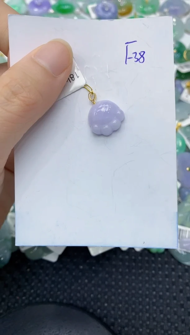 翡翠18K金镶嵌颈饰11111111111