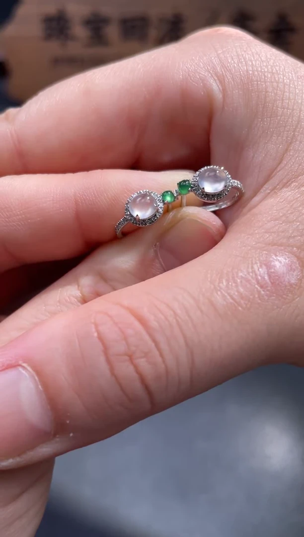 【闪购商品】翡翠耳饰18K金镶嵌25.........