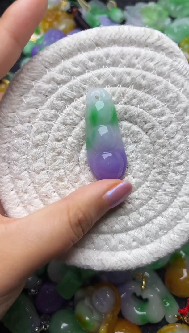 颈饰未镶嵌翡翠缅甸翡翠吊坠