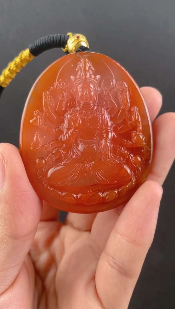 【闪购商品】南红玛瑙吊坠18K金镶嵌南红千手观音吊坠