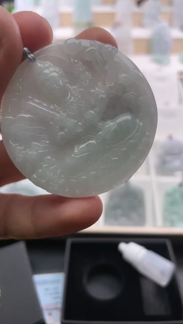 翡翠未镶嵌颈饰..../4/17/ 104