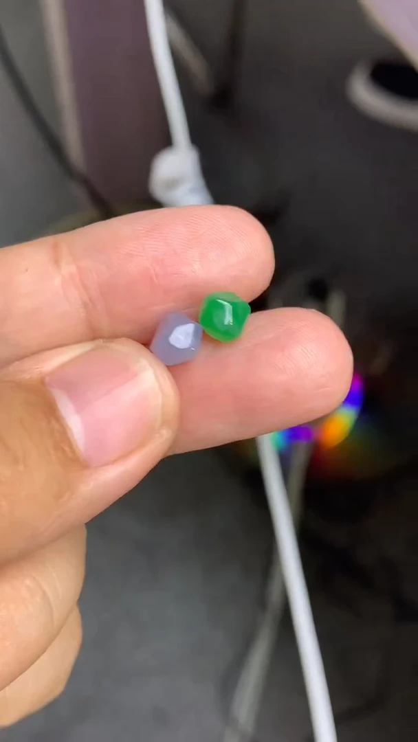 未镶嵌定制翡翠毛货