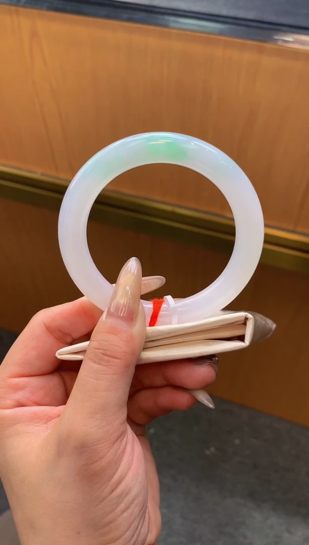 未镶嵌手镯翡翠-F93-圆条56.8-全款8万-定金2万