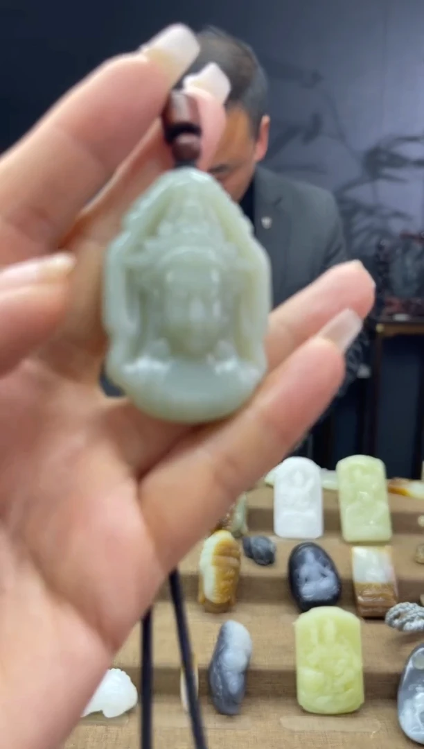 颈饰未镶嵌和田玉1