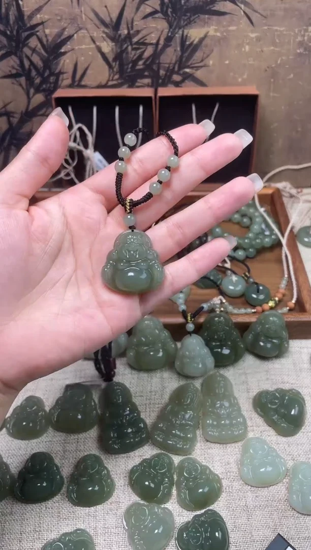 和田玉未镶嵌颈饰30