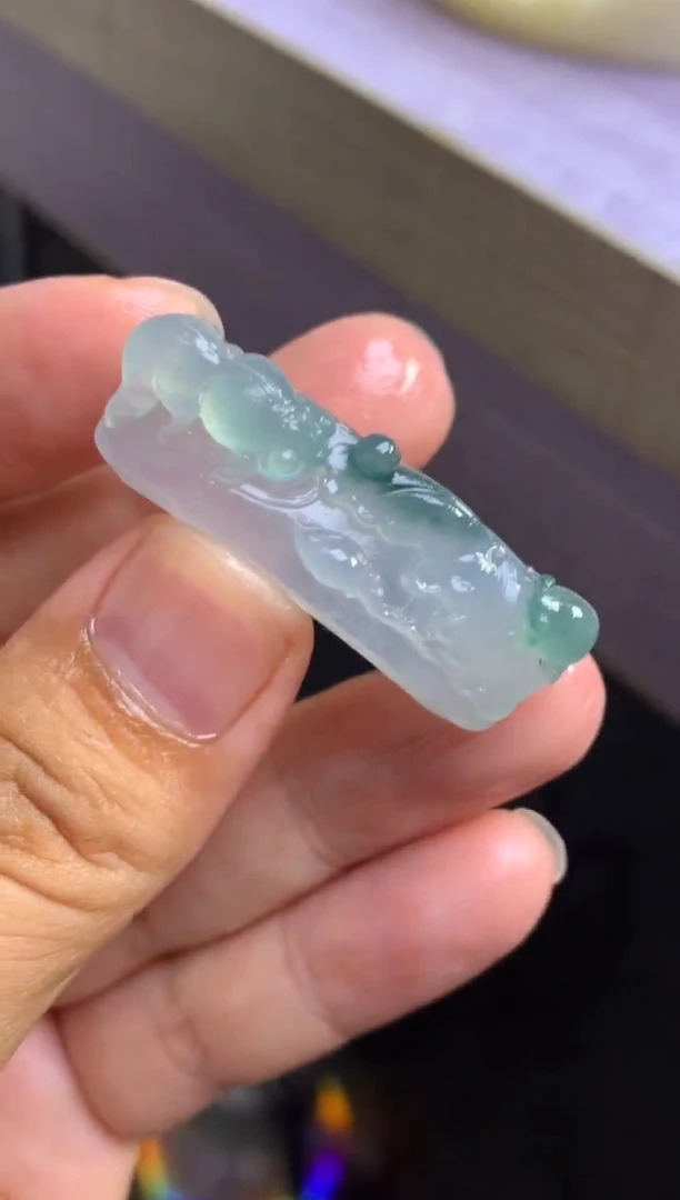 未镶嵌定制翡翠谁***?毛货