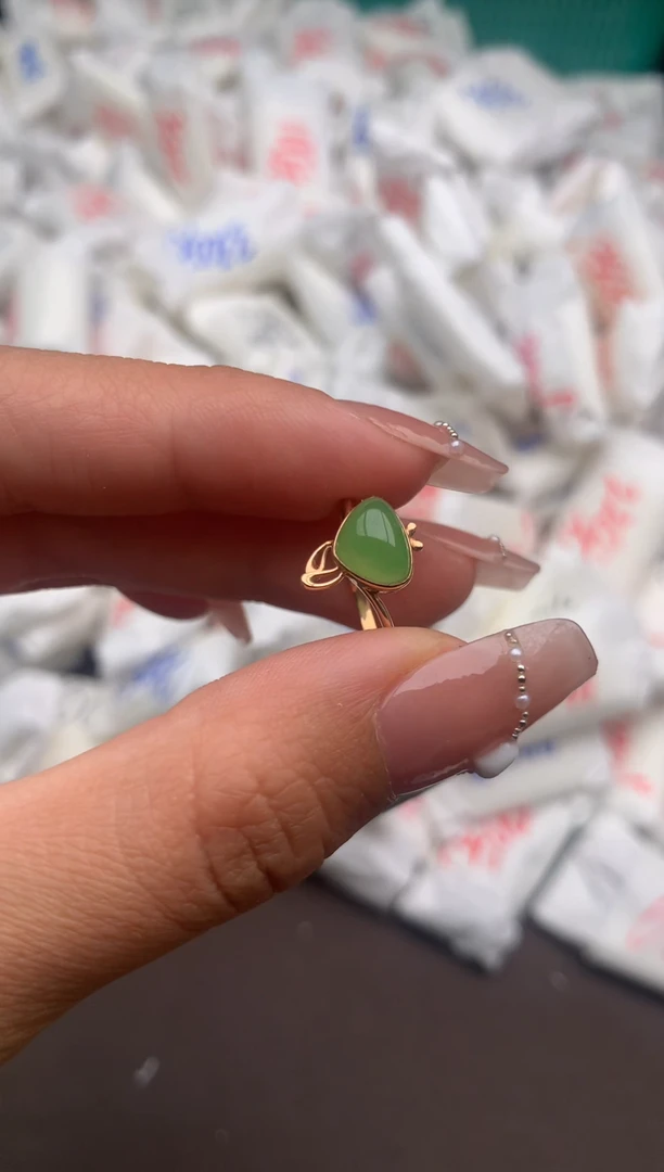 【闪购商品】和田玉戒指18K金镶嵌一