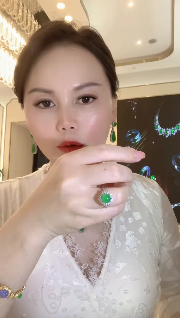 18K金镶嵌戒指翡翠D14