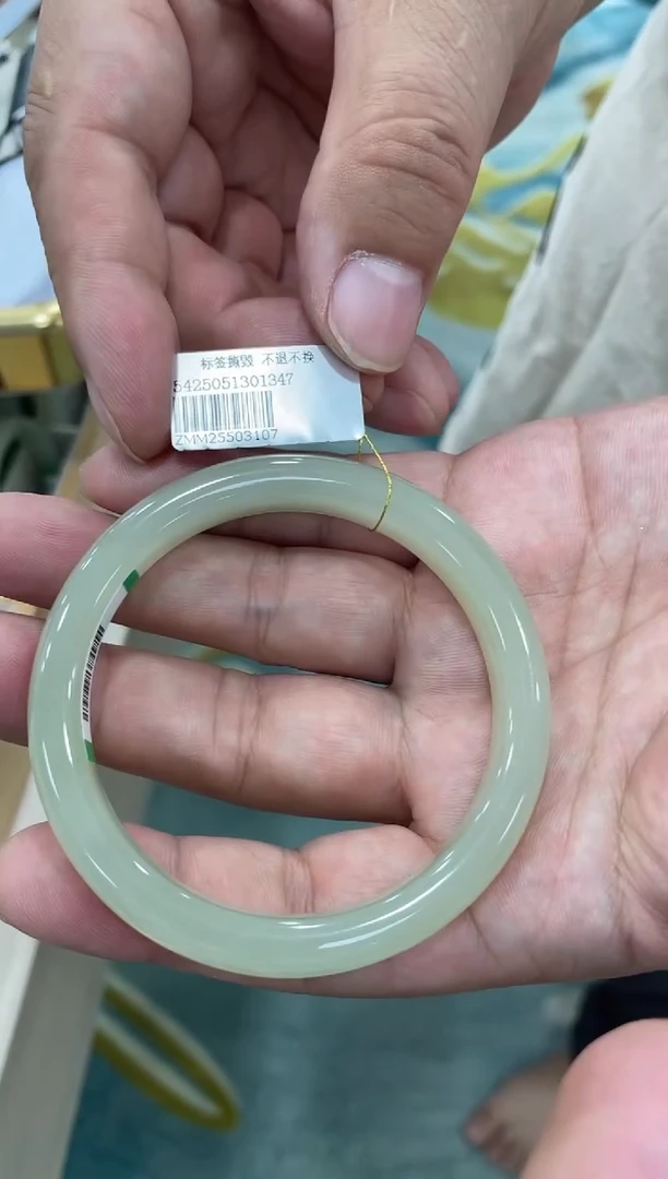 未镶嵌手镯和田玉60-61圈口 3107