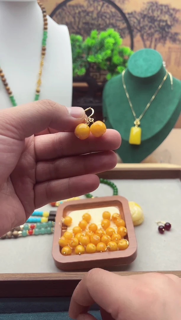 【闪购商品】蜜蜡耳饰14K金镶嵌E01