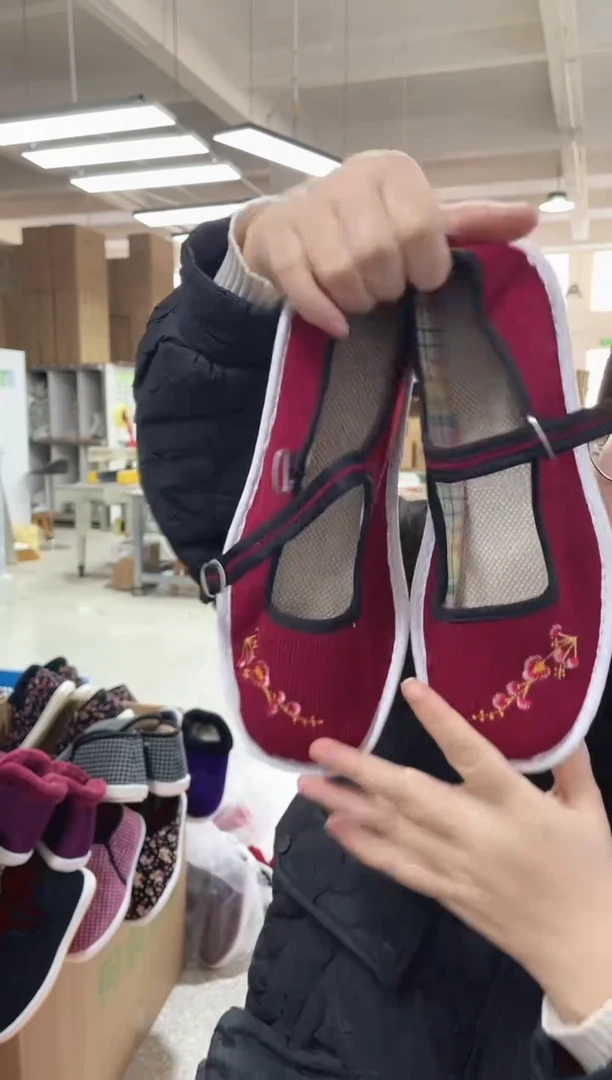 酒红绣花方口单鞋40码