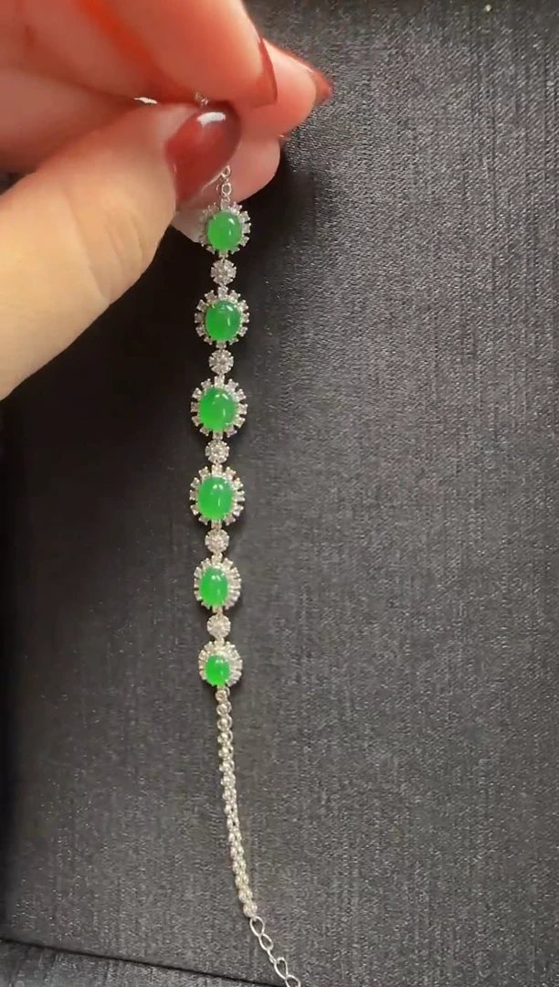 18K金镶嵌手链翡翠128蛋面一条