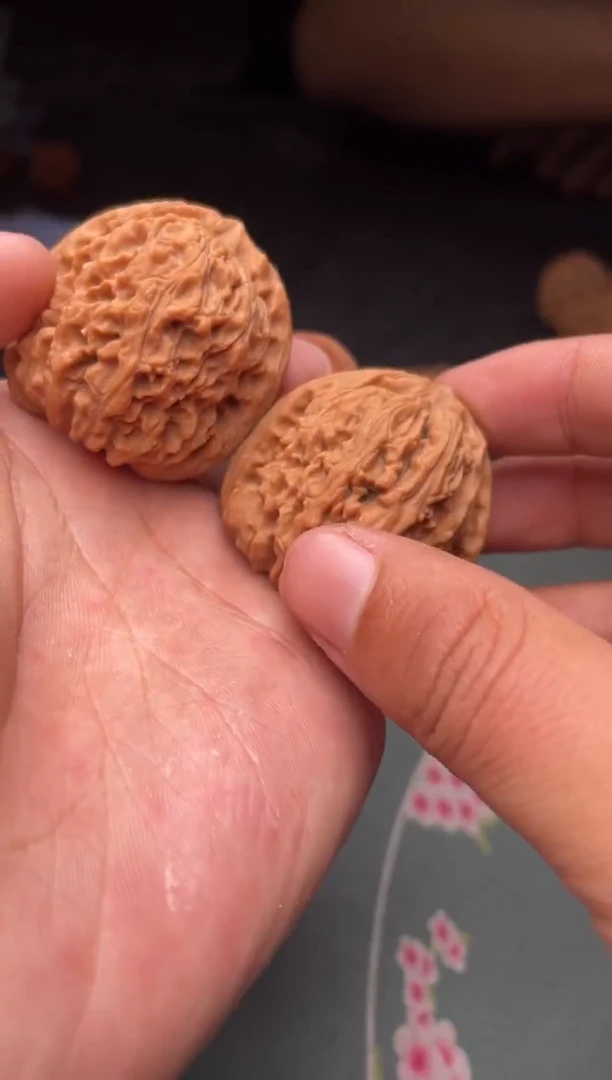 把件文玩核桃a178  南疆石39尺