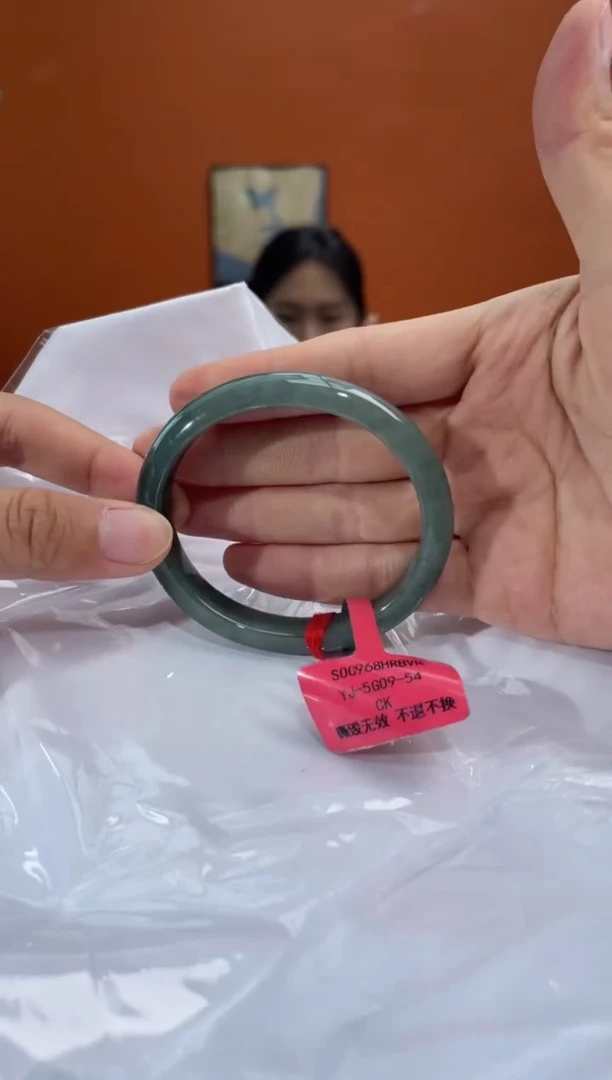 未镶嵌手镯（贵妃镯）翡翠3       51-52