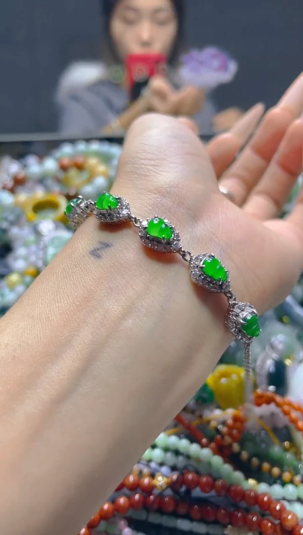 颈饰未镶嵌翡翠/B/翡翠A货，一件也是批发价