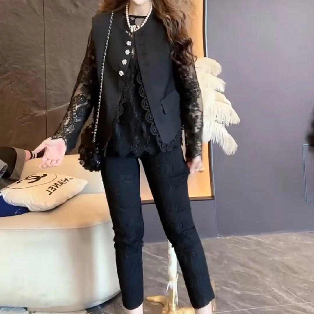春季新款纯色洋气花边蕾丝短款百搭马夹上衣加裤子两件显瘦套装