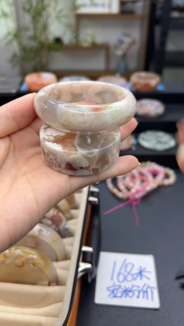 【闪购商品】石英质玉手镯未镶嵌C8(55圈赠送镯心)