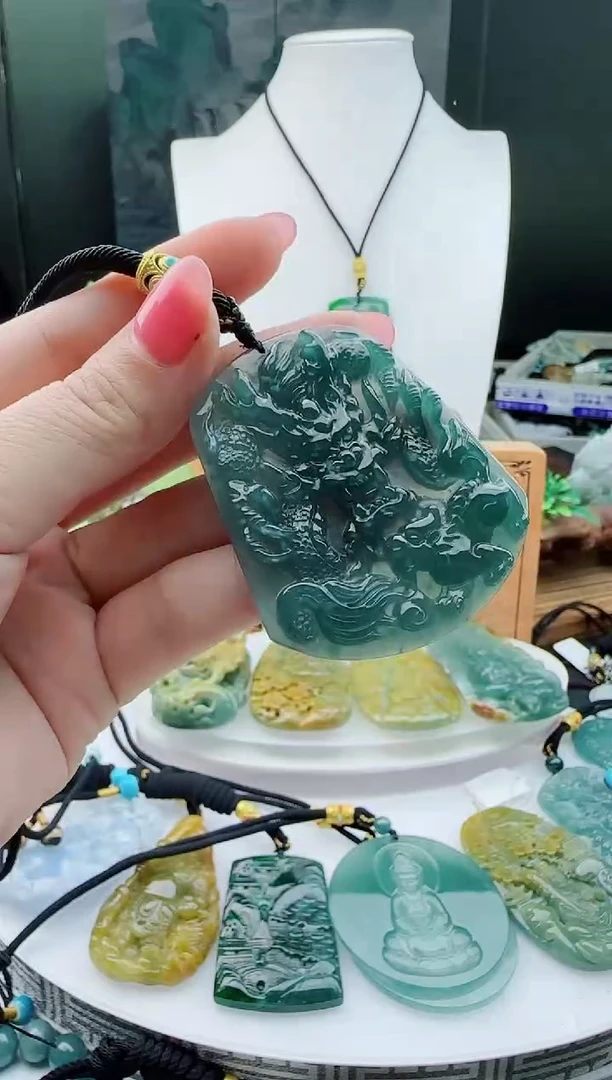 【闪购商品】翡翠颈饰未镶嵌多样性随机一件发货