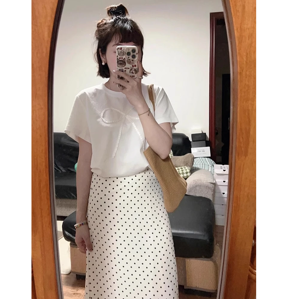 米白蝴蝶结短袖T恤设计感修身显瘦正肩上衣+波点半身裙套装两件套