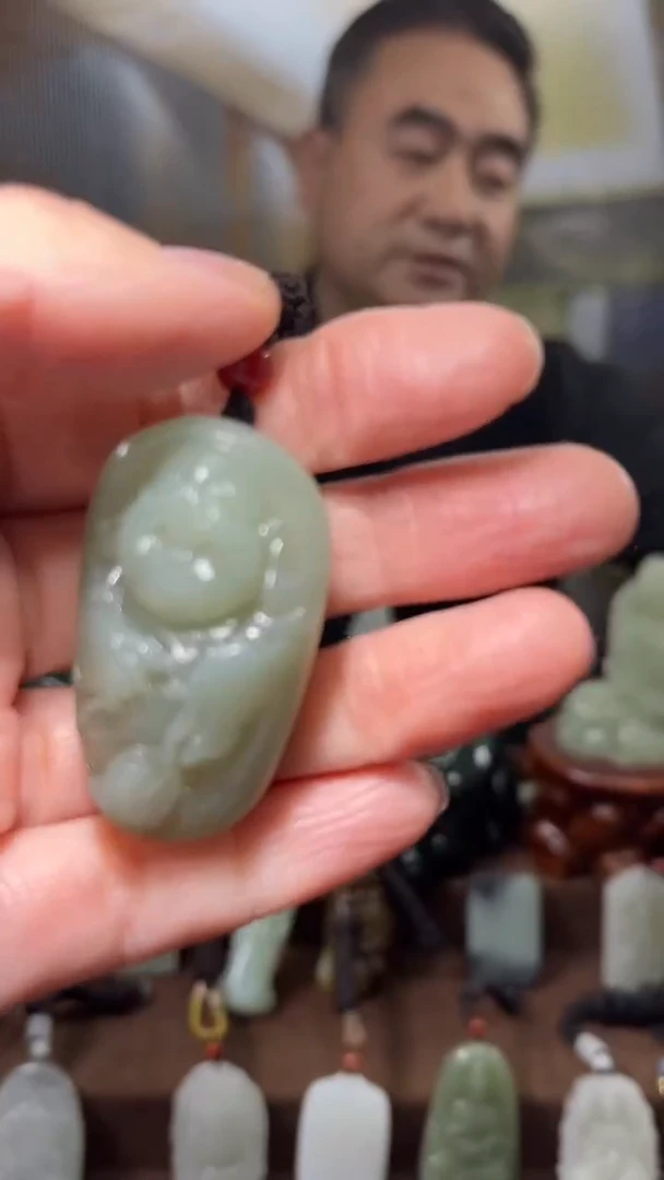 颈饰未镶嵌和田玉·